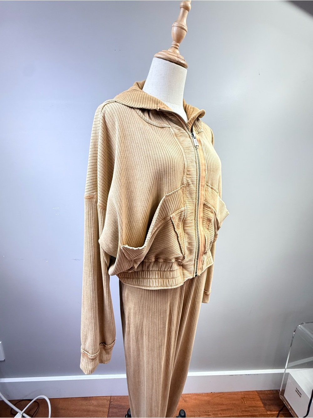 Free People Movement Time Out Set – Mixed Sizes
Size: Top Medium / Pants Small - Picture 2 of 5